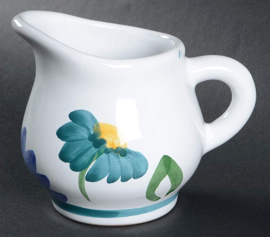 Arioso Creamer by Caleca-1