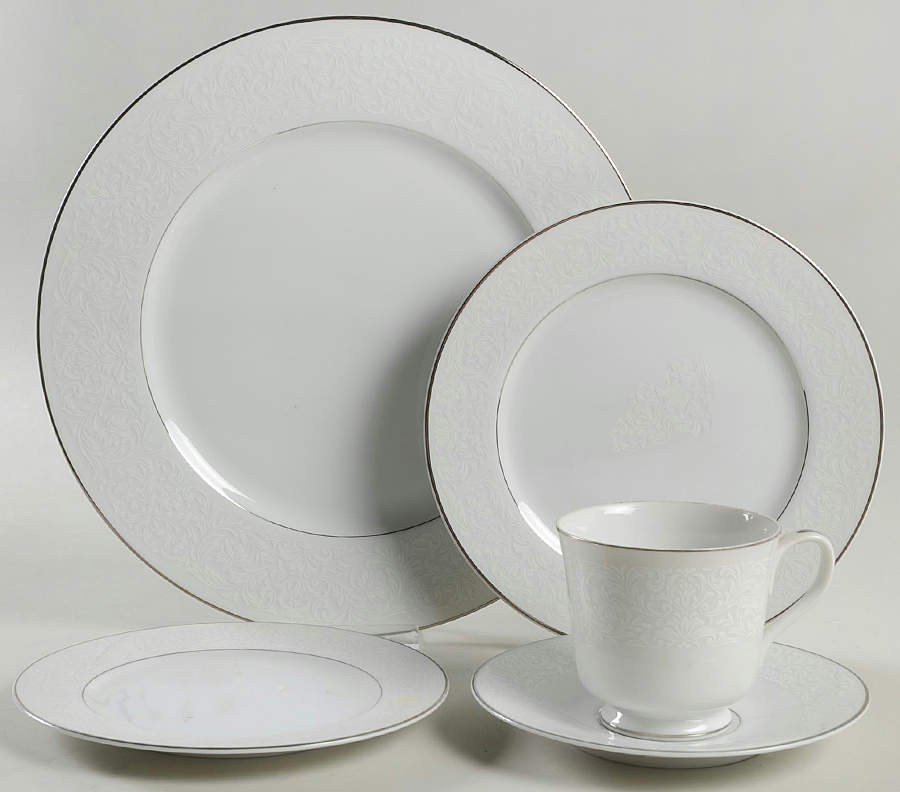 Young Lace 5 Piece Place Setting by Carriage House-1