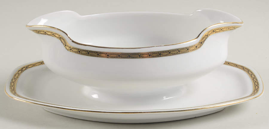 CAR7 Gravy Boat with Attached Underplate by Carlsbad-1