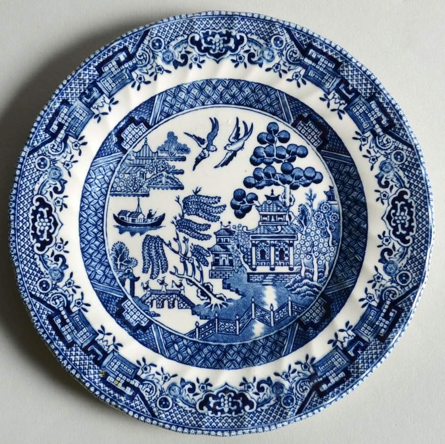 Blue Willow (Scalloped) Bread & Butter Plate by Crown Clarence-1