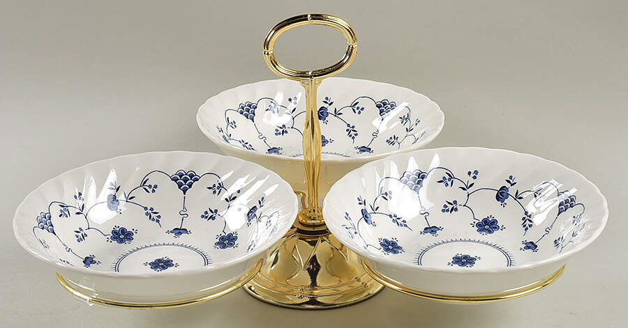 Finlandia (Swirl Rim, England) 7" x 12" 3-Part Relish & Metal Stand (CERC) HC by Churchill-1