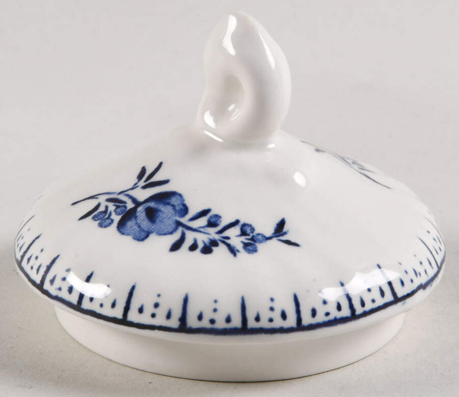 Finlandia (Swirl Rim, England) Lid for Sugar Bowl by Churchill-1