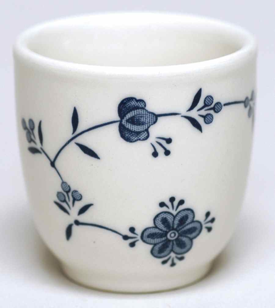 Finlandia (Swirl Rim, England) Single Egg Cup by Churchill-1