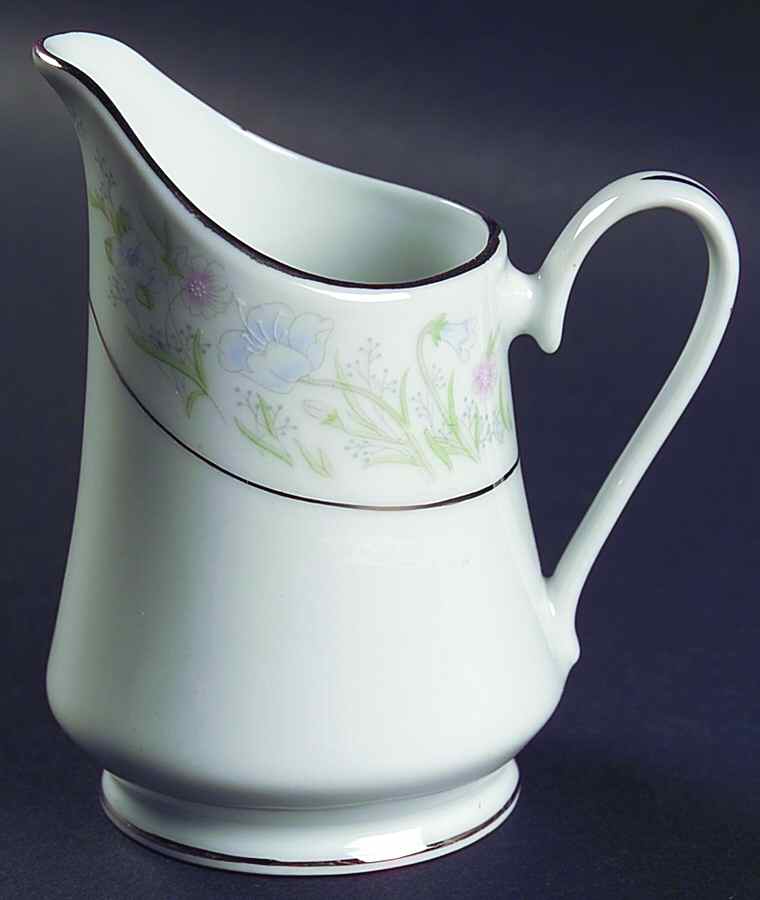 CCN5 (CHINA) Creamer by Crescent (China)-1