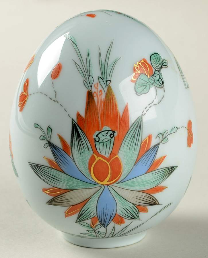 Houang Pou (Celadon Background) Egg and Stand Egg Only by Ceralene-1
