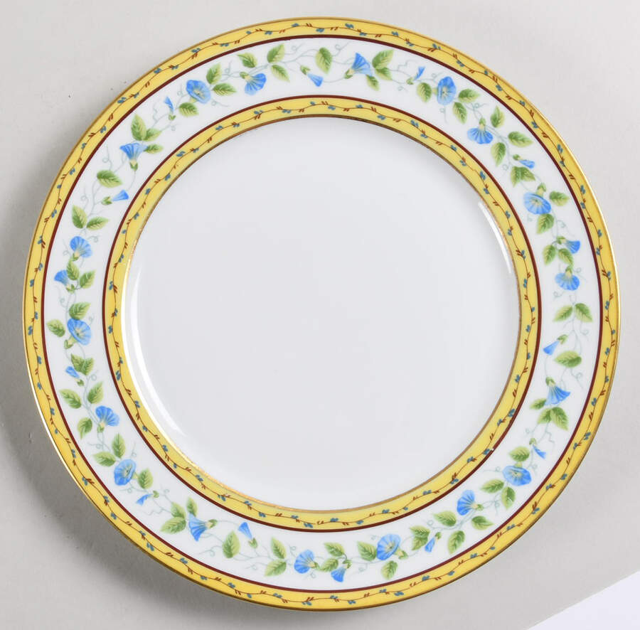 Morning Glory Ring Small Dinner Plate by Ceralene-1