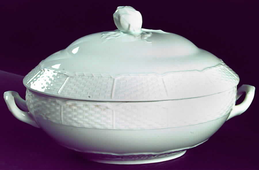 Osier Oval Tureen & Lid by Ceralene-1