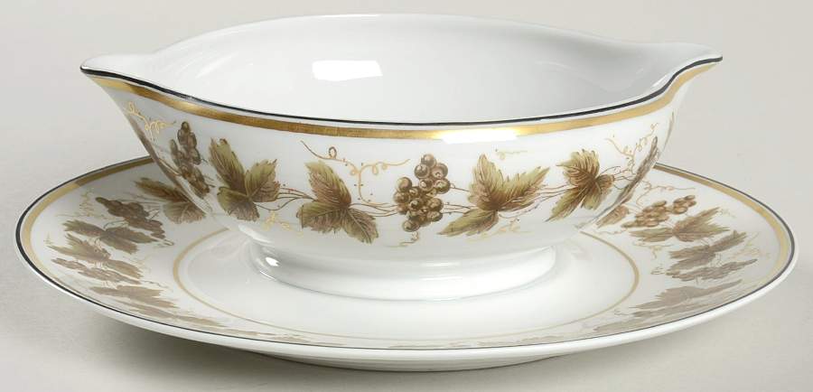 Vineyard Gravy Boat with Attached Underplate by Ceralene-1