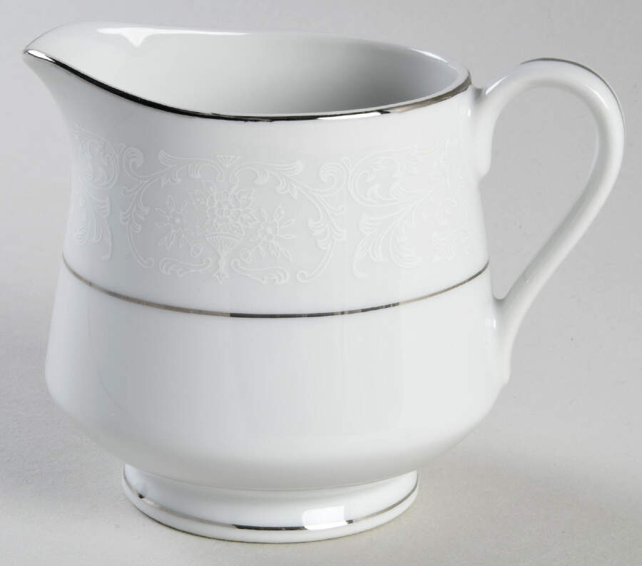 Queen's Lace Creamer by Chadds Ford-1