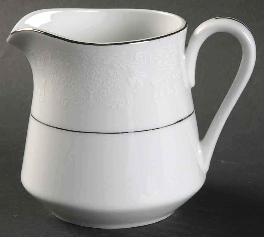 Queen's Lace Creamer by Chadds Ford-1