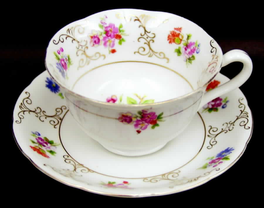 CHK1 Footed Cup & Saucer Set by Chikaramachi (Japan)-1