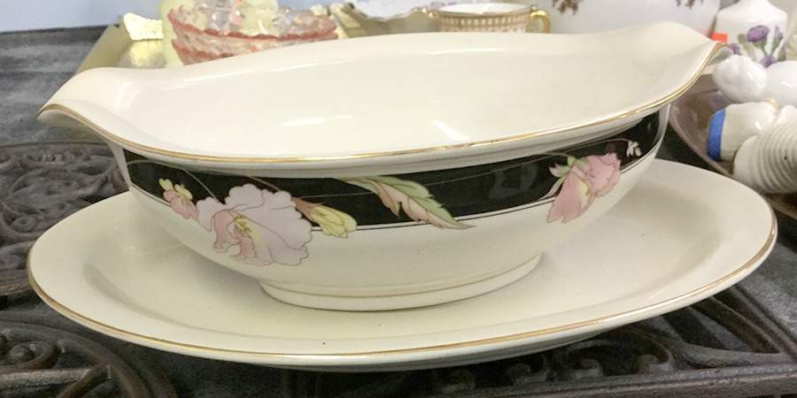 Alice Gravy Boat & Underplate by China Pearl-1