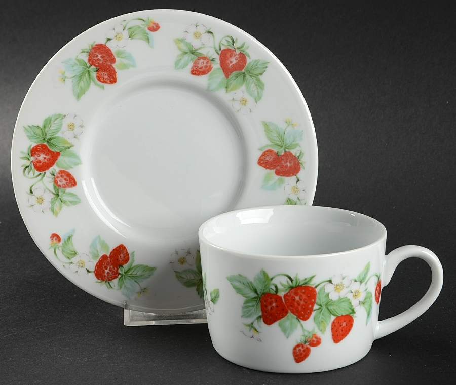 Berry Orchard Flat Cup & Saucer Set by Christopher Stuart-1