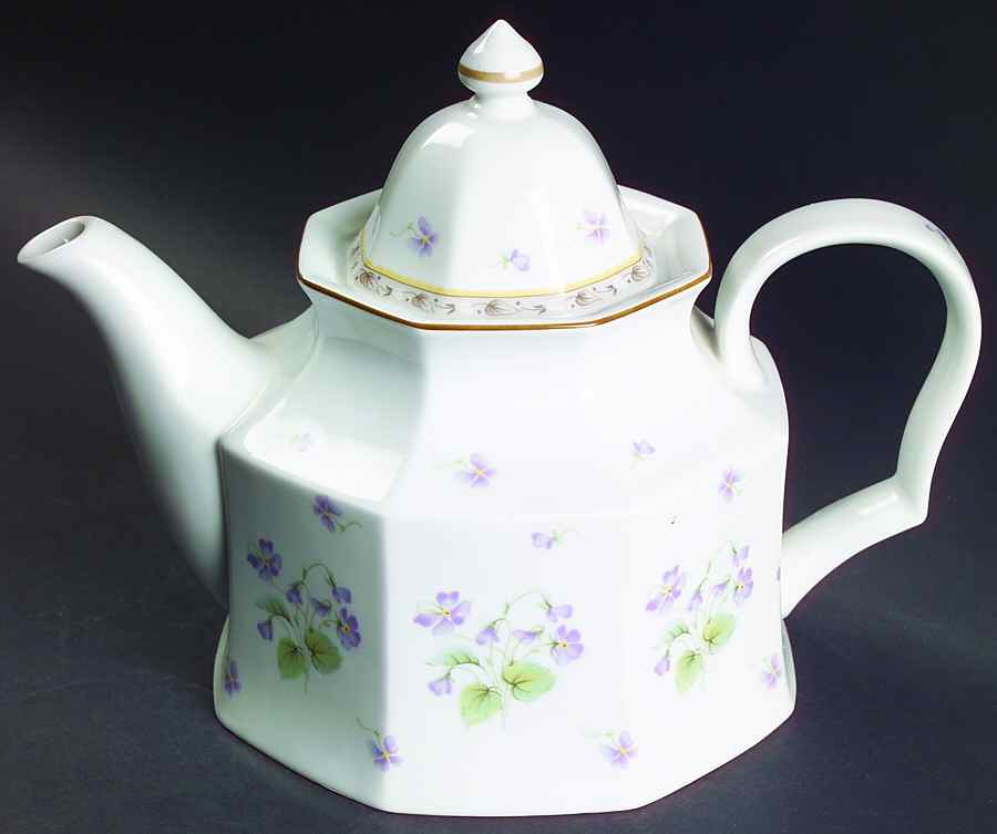 Gracious Teapot & Lid by Christopher Stuart-1