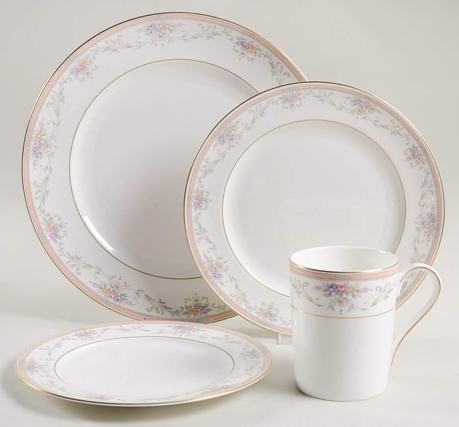 Spring Crest 4 Piece Place Setting by Christopher Stuart-1