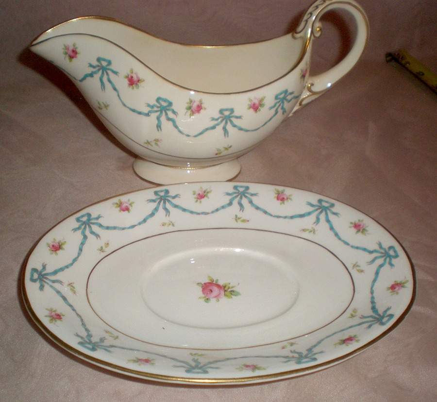 6337 Gravy Boat & Underplate by Coalport-1