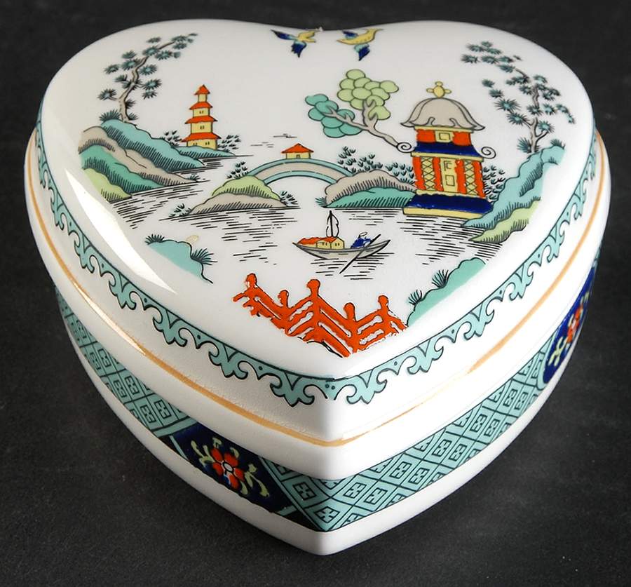 Chinese Willow Heart Shape Box & Lid by Coalport-1