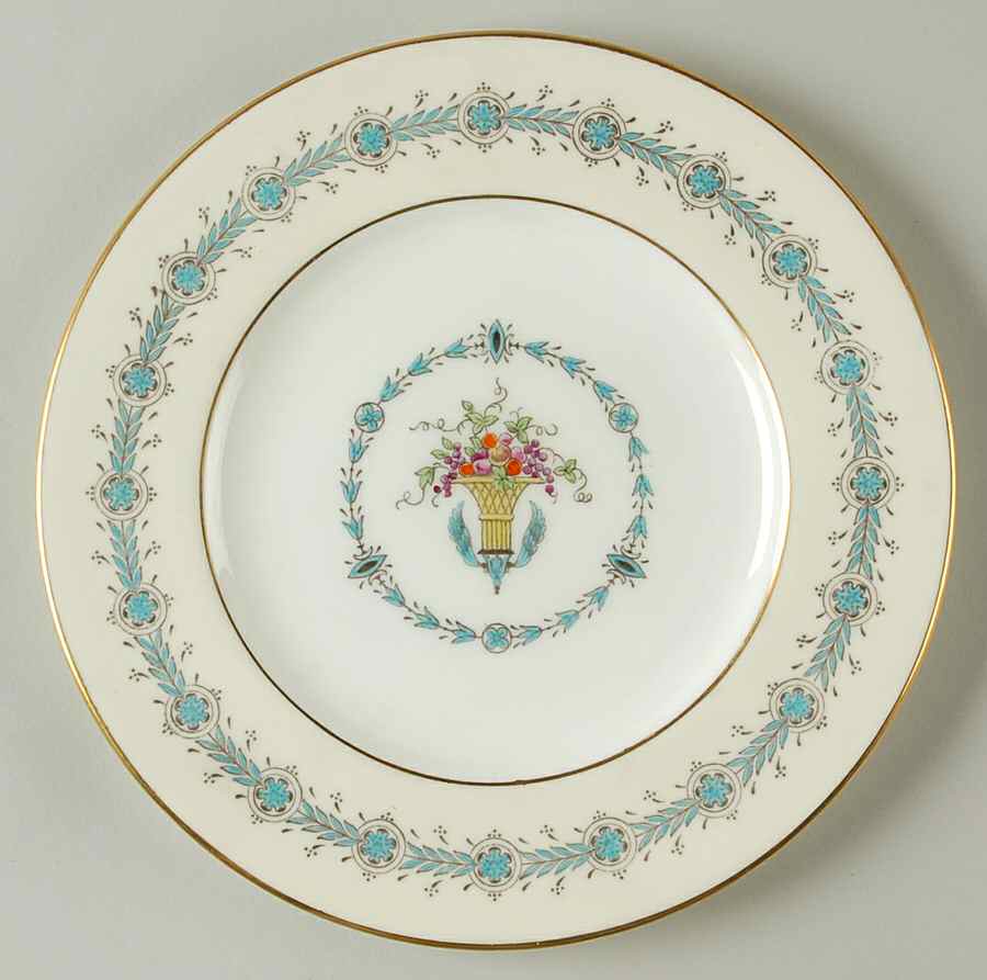 Queen Elizabeth Ivory Luncheon Plate by Coalport-1