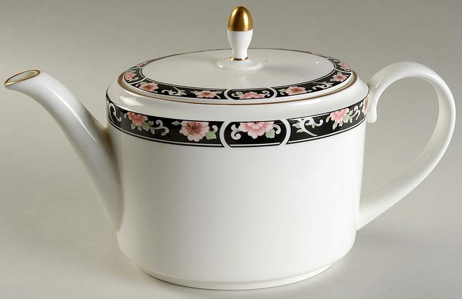 Richmond Teapot & Lid by Coalport-1