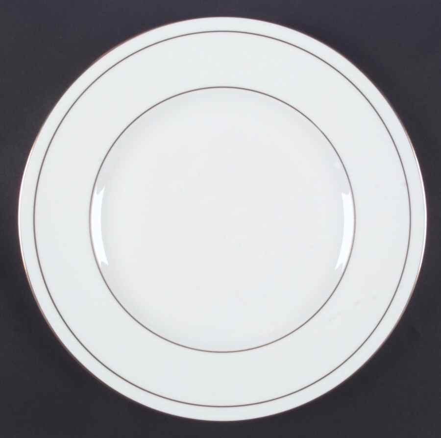 Royalty Dinner Plate by Coalport-1