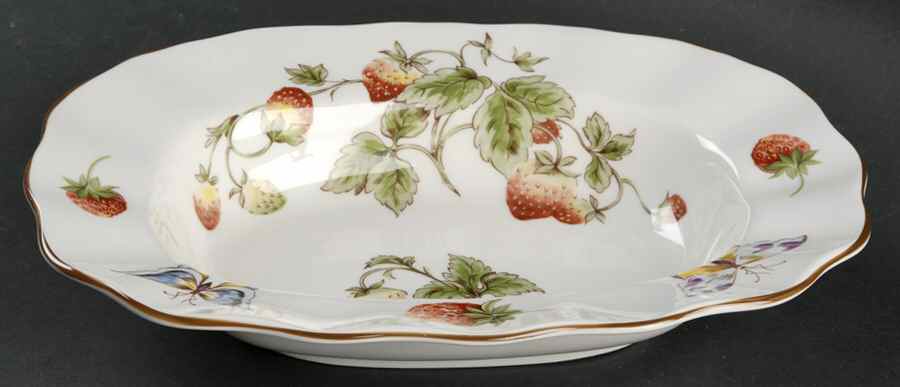 Strawberry (Scalloped) 10" Oval Vegetable Bowl by Coalport-1