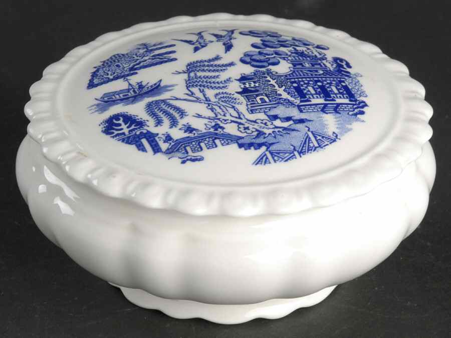 The Willow Blue (Newer, Bone) Round Box & Lid by Coalport-1