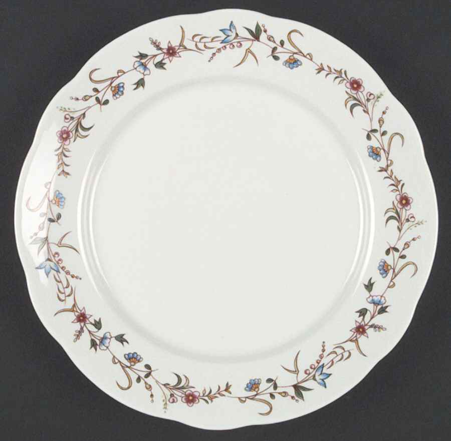 Versailles (Scalloped) Luncheon Plate by BIA Cordon Bleu-1