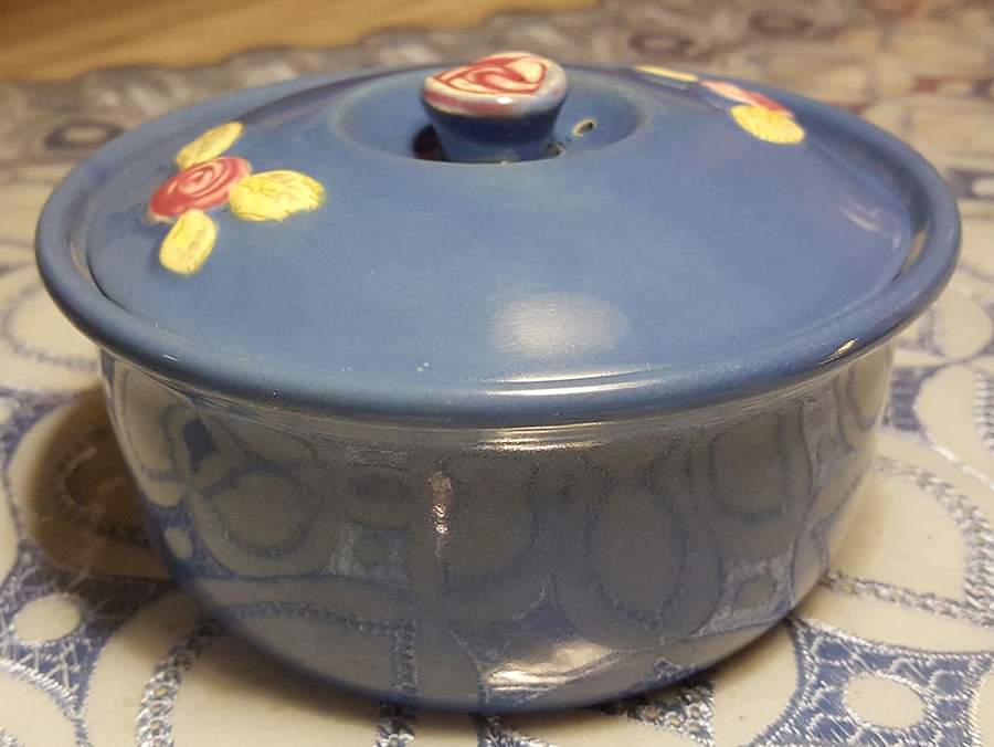 Rosebud 1 Pt Round Covered Casserole by Coors Pottery-1