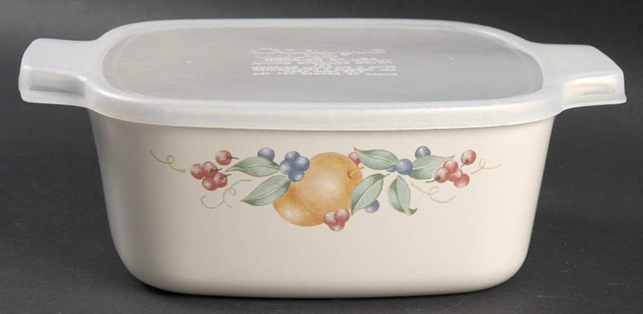 Abundance (Corelle) 1.5 Quart Square Casserole with Lid by Corning Corelle-1