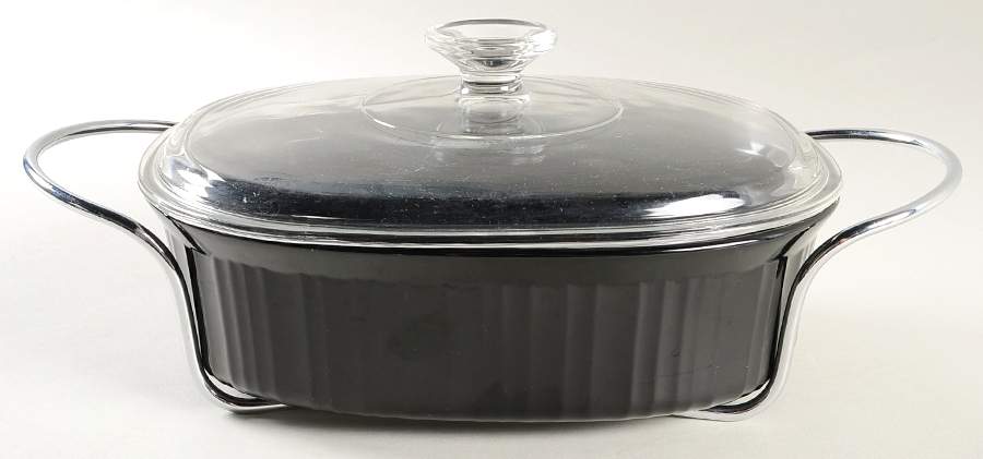 Classic Black 2.5 Qt Oval Covered Casserole W/Glass Lid & Stand by Corning Corelle-1