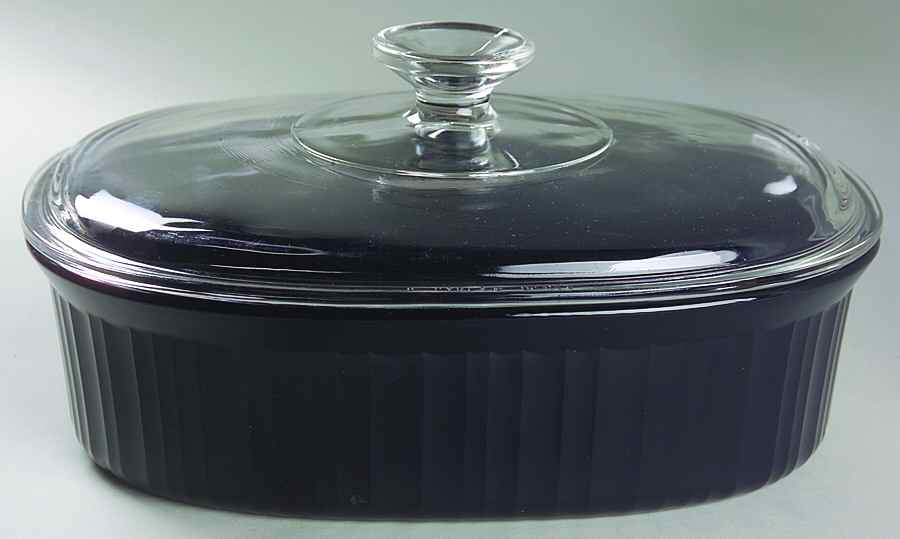 Classic Black 2.5 Quart Oval Covered Casserole by Corning Corelle-1