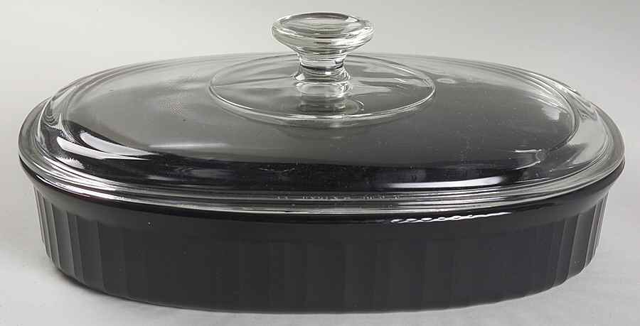 Classic Black 1.5 Quart Oval Covered Casserole by Corning Corelle-1