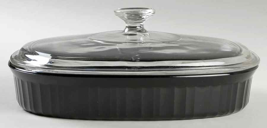 Classic Black 1.5 Qt Oval Covered Divided Casserole by Corning Corelle-1