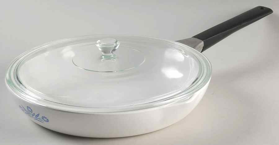 Cornflower Blue 10" Skillet & Lid by Corning Corelle-1
