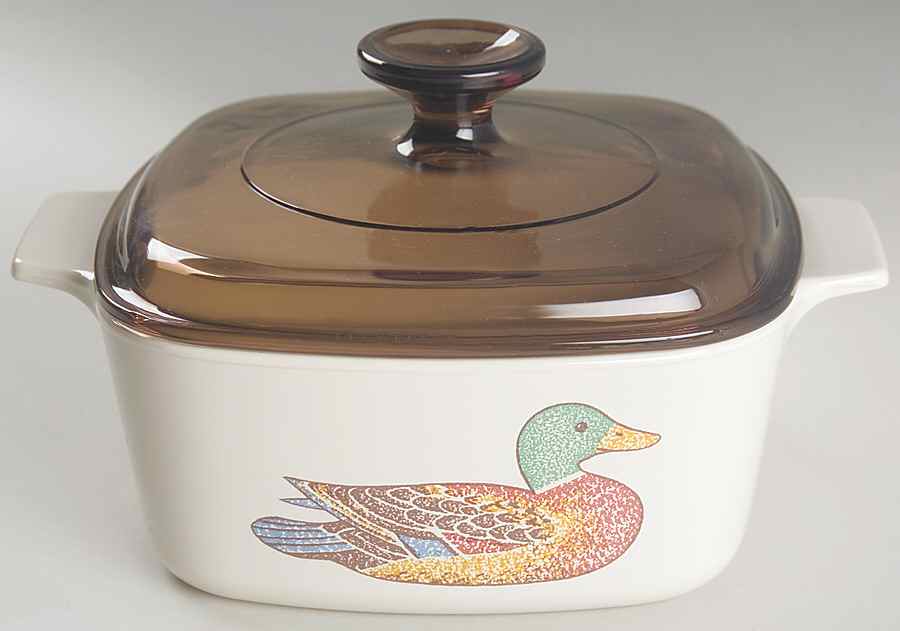 Duck (Corelle) 1.5 Quart Square Casserole with Lid by Corning Corelle-1