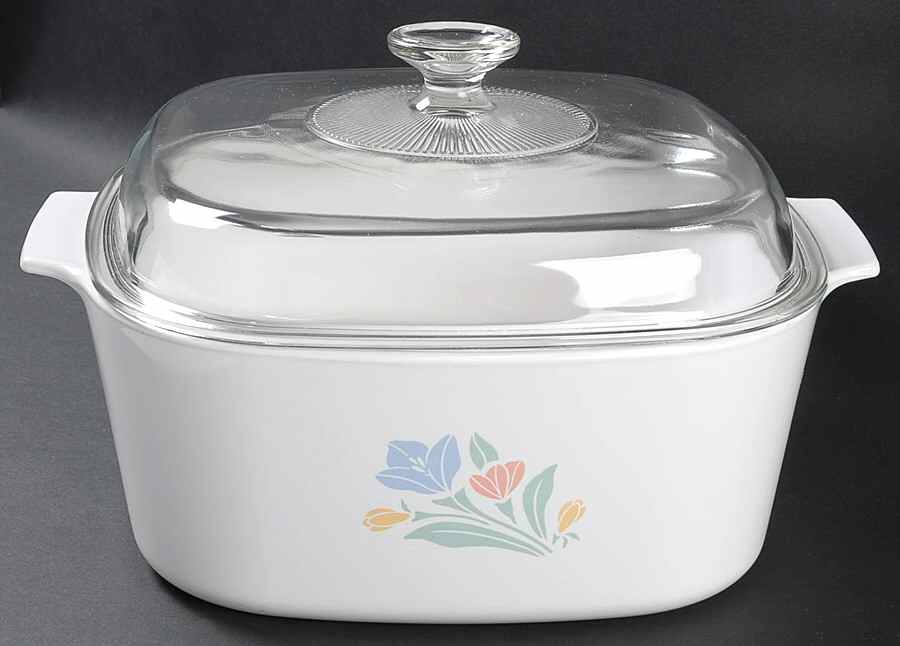 Friendship (Corelle) 5 Quart Square Casserole with Glass Lid by Corning Corelle-1