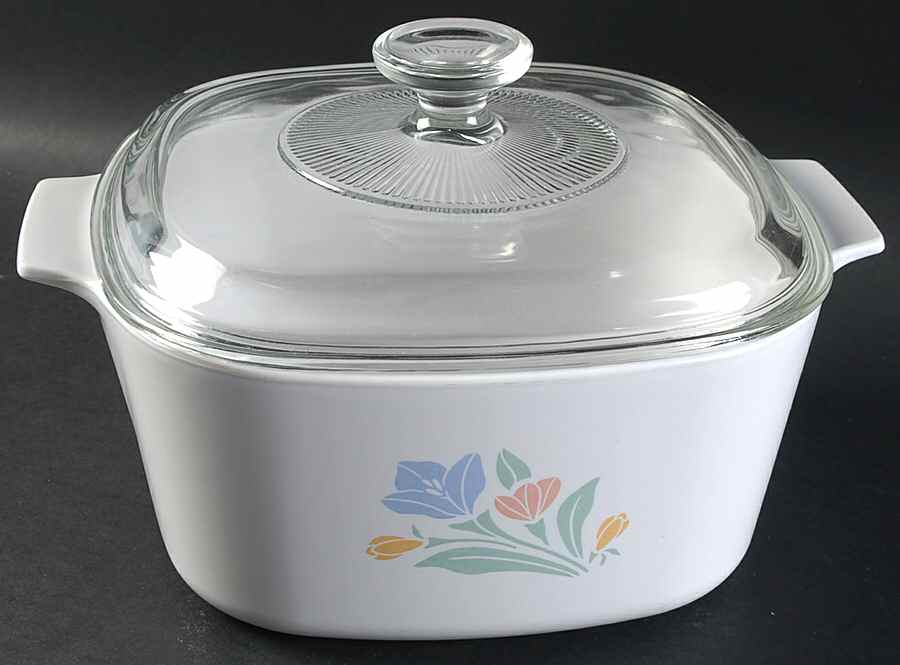 Friendship (Corelle) 3 Quart Square Casserole with Lid by Corning Corelle-1