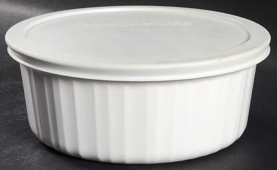 French White 1.50 Qt Round Covered Casserole with Plastic Lid by Corning Corelle-1