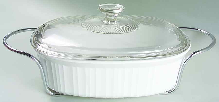 French White 2.5 Qt Oval Covered Casserole W/Glass Lid & Stand by Corning Corelle-1