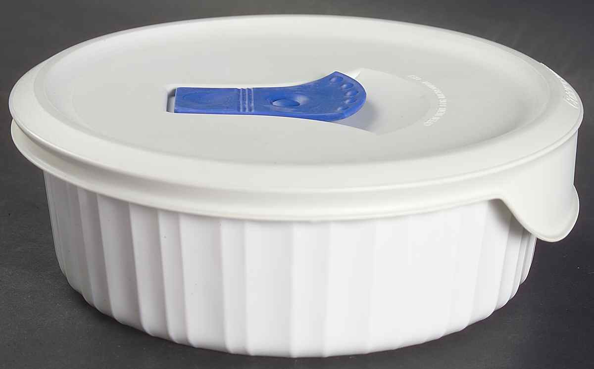 French White 1.50 Pt Round Covered Casserole by Corning Corelle-1