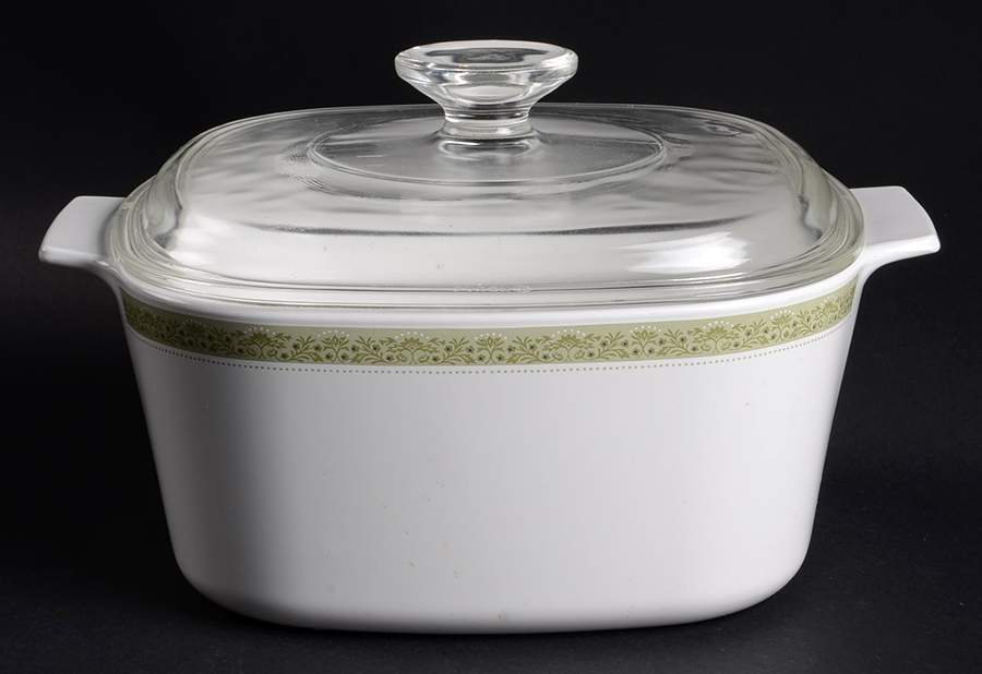 Lynwood Green 3 Quart Square Casserole with Lid by Corning Corelle-1