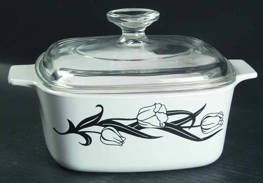 Lyrics Black 1.5 Quart Square Casserole with Lid by Corning Corelle-1