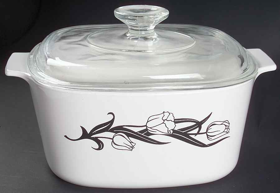 Lyrics Black 3 Quart Square Casserole with Lid by Corning Corelle-1