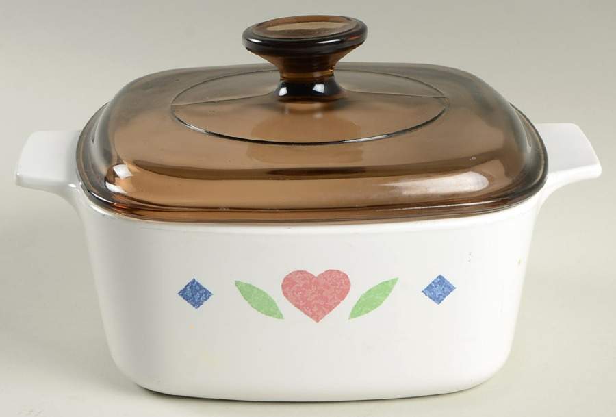 Quilt (Corelle) 1.5 Quart Square Casserole with Lid by Corning Corelle-1