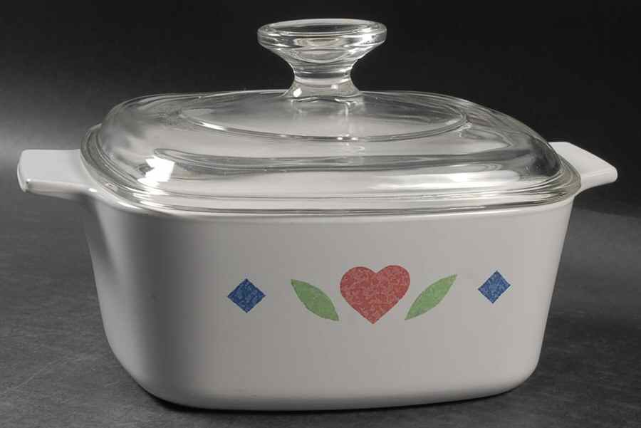 Quilt (Corelle) 1.5 Quart Square Casserole with Lid by Corning Corelle-1