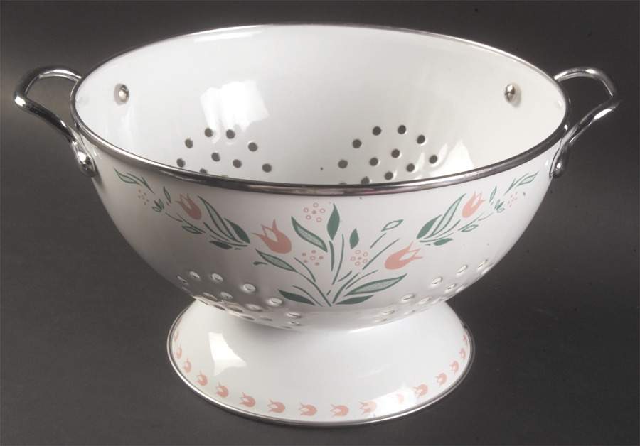 Rosemarie (Corelle) 3 Quart Metal Colander by Corning Corelle-1