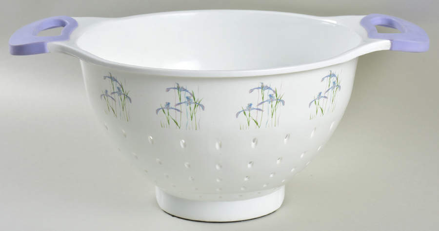 Shadow Iris (Corelle) Plastic Colander by Corning Corelle-1