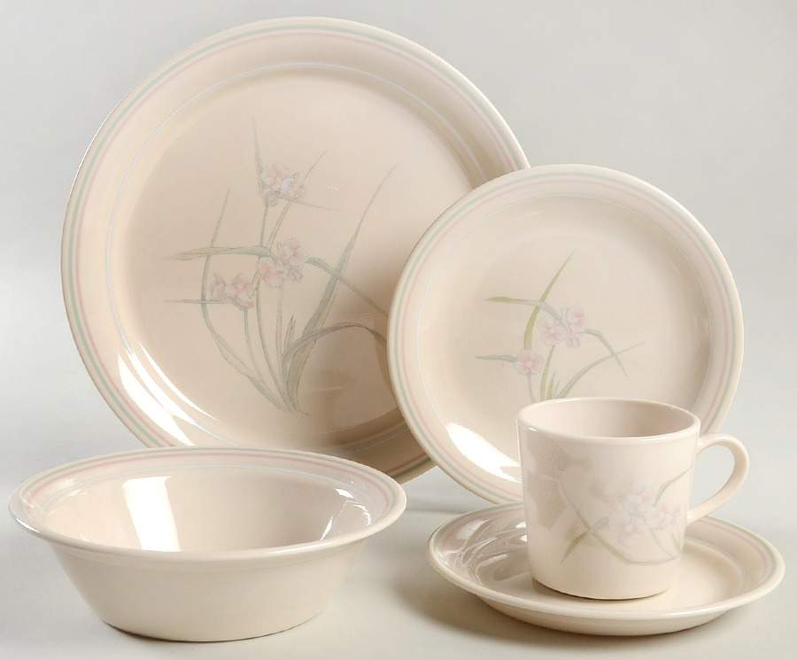Spring Pond (Corelle) 5 Piece Place Setting by Corning Corelle-1