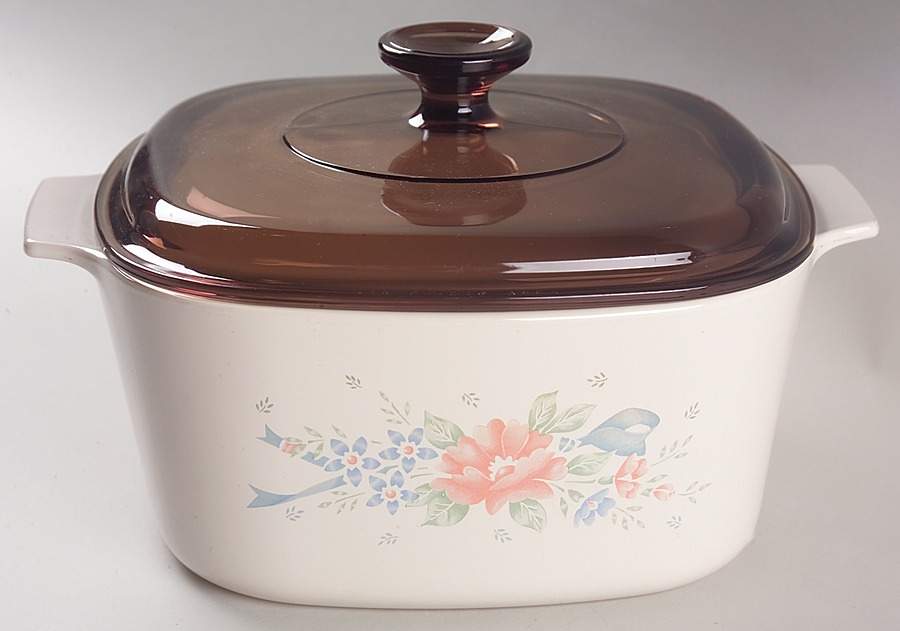 Symphony (Corelle) 3 Quart Square Casserole with Lid by Corning Corelle-1