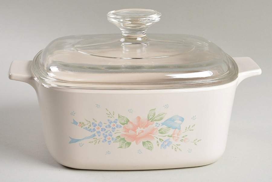 Symphony (Corelle) 1.5 Quart Square Casserole with Lid by Corning Corelle-1